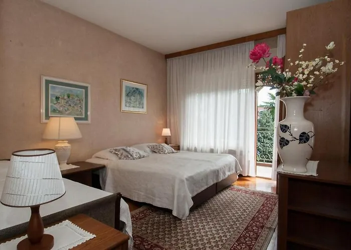 Apartman With Parking Space Lovran, Opatija - 2336 Lovran